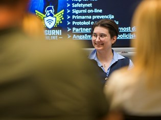 19052026_djeca i tipkovnica_00010.jpg